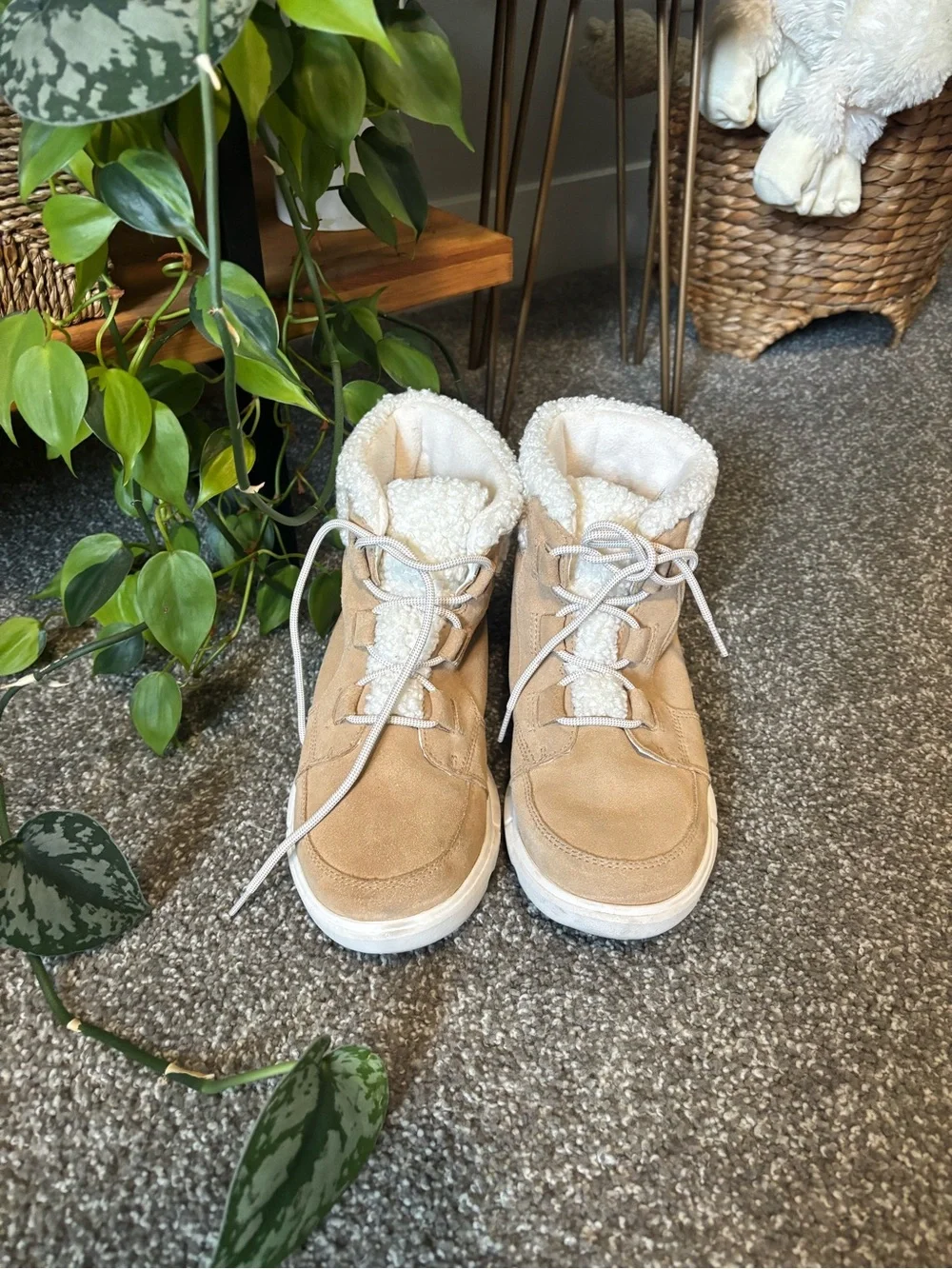 Sorel Women's Tan and Cream Winter Lace-Up Boot